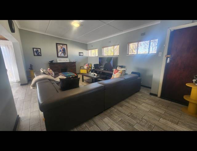 3 BEDROOM HOUSE FOR SALE IN VANDERBIJLPARK SW 1